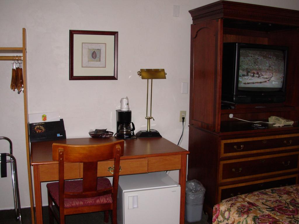 Red Lion Inn And Suites Федерал Уей Екстериор снимка